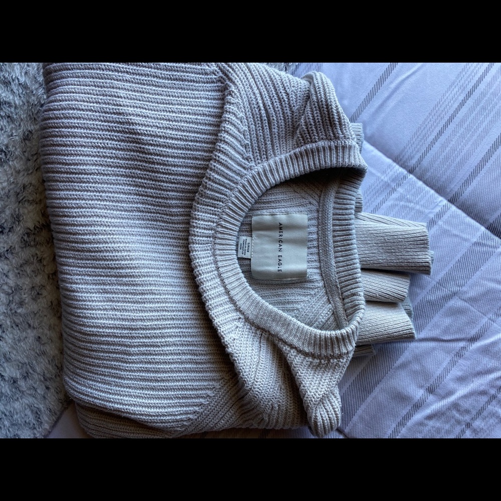 American Eagle Sweater